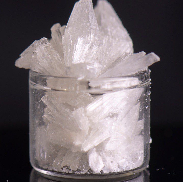 CBD crystal isolate