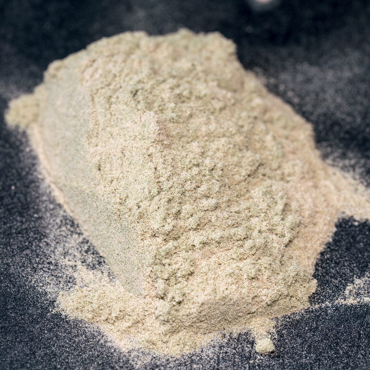 Is it okay for a teenage to use thca isolate powder?